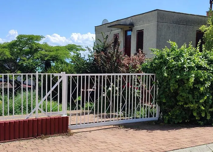 Panorama Apartment *